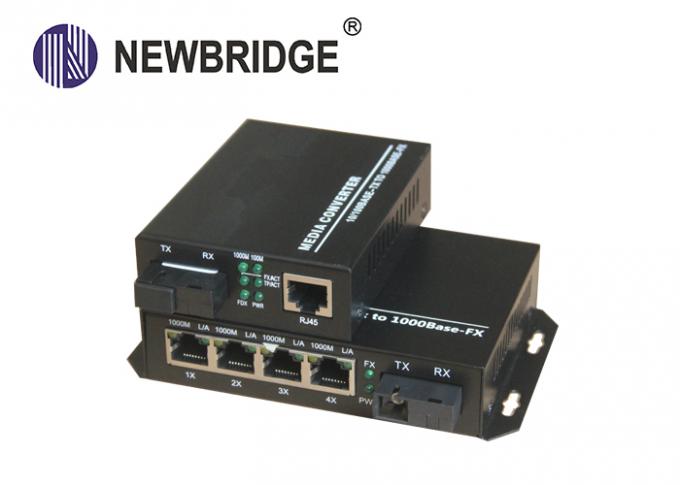 norma dello Sc del convertitore di media di 10 100 1000M Gigabit Ethernet con un commutatore di 4 porti