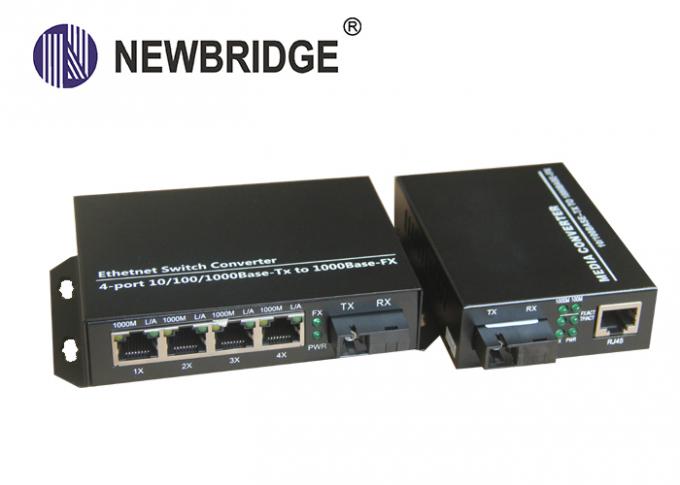norma dello Sc del convertitore di media di 10 100 1000M Gigabit Ethernet con un commutatore di 4 porti